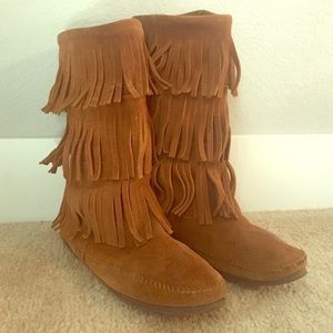 Minnetonka Fray Boot
