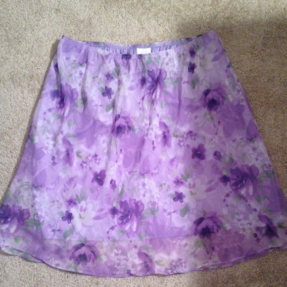 Very Pretty Lavender Floral Print Skirt