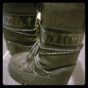 Black deluxe glitter Moon Boot
