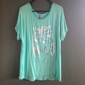 Cute shirt with metallic owl