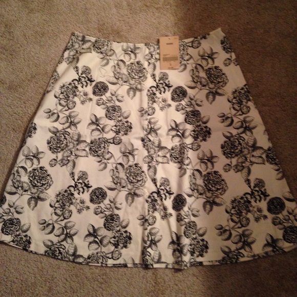 Apostrophe White with Black Floral Print Skirt