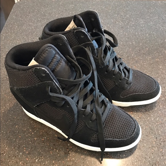 Meet your Posher, Zoe - Picture 2 of 4