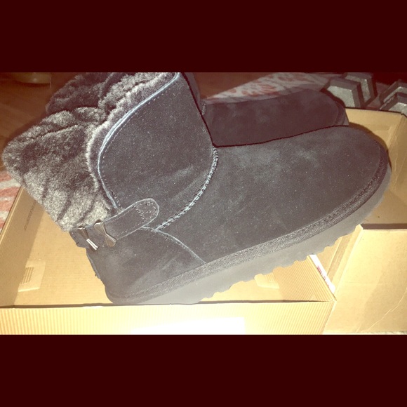 Brand new Black UGG boots sz 6