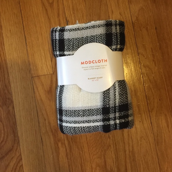 MODCLOTH blanket scarf