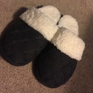 Victoria's Secret Sherpa Lined Slippers, 7-8