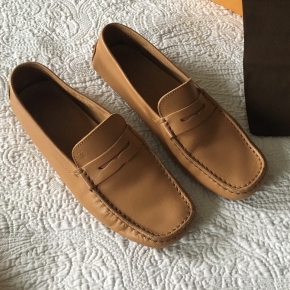 Tods loafers size 8 1/2 w/orig cloth bag & pro bag