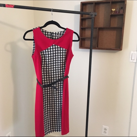 Roz & Ali Dress - Picture 1 of 3