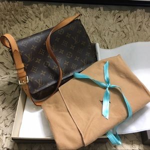 Authentic Louis Vuitton shoulder bag