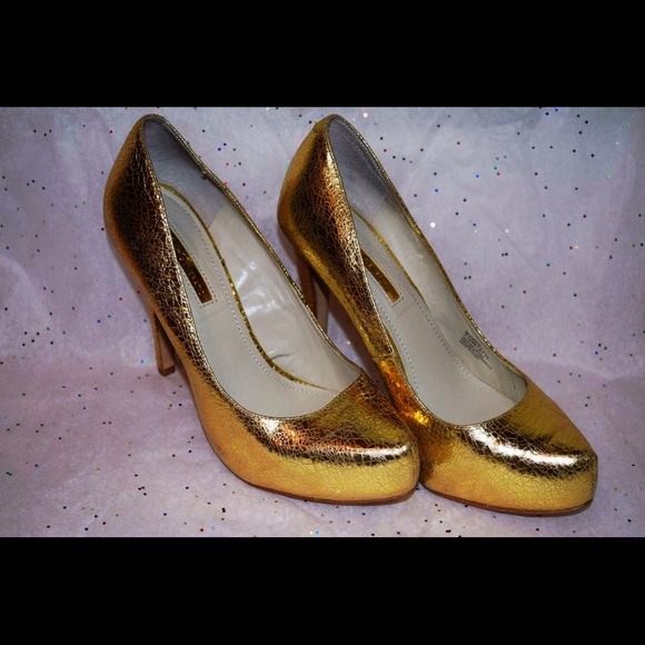 BCBG  Gold Heels