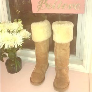 Over the Knee, chestnut Uggs (only worn once!)