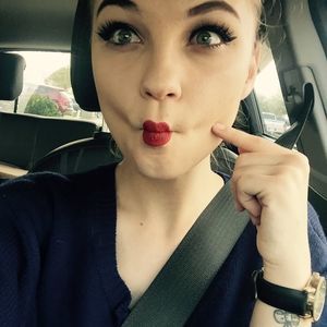 Meet your Posher, Hope