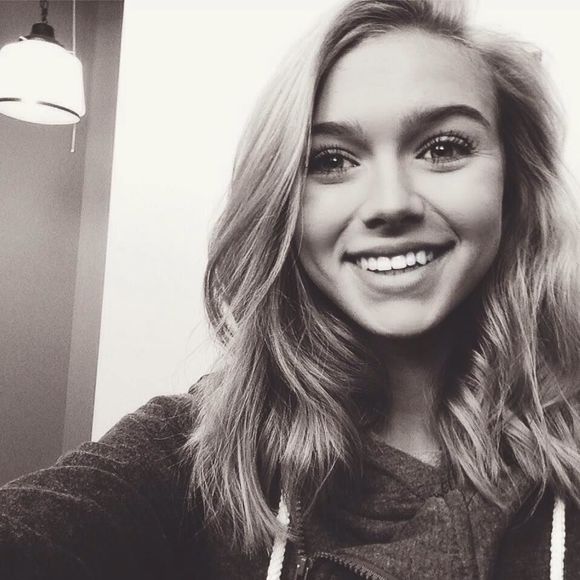 Meet your Posher, Izzy - Picture 1 of 1