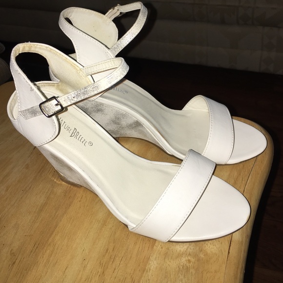 White 3.5 inch wedges, buckle strap