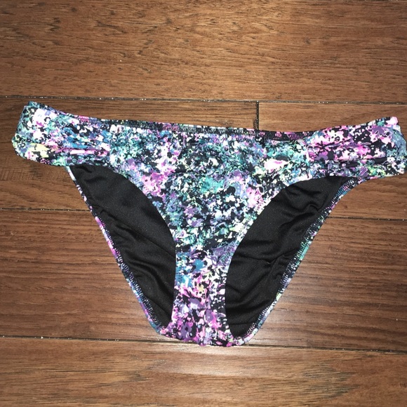 Victoria Secret Bikini Bottoms - Picture 1 of 3