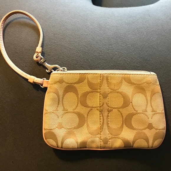 Coach wristlet - Picture 1 of 1