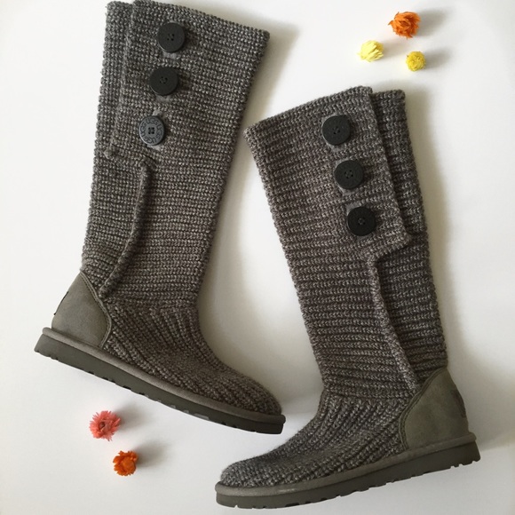 UGG Shoes - SALE✨HP✨ UGG Gray Classic Cardy Knit Boot