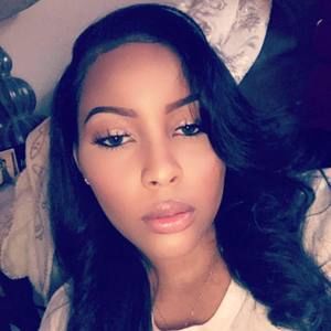 Meet your Posher, Mone