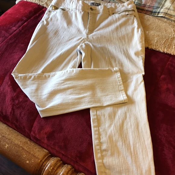 Chico's Denim - Chicos SO SLIMMING oatmeal jeans size 2.5