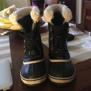 Kids Sorel snow boots size 3