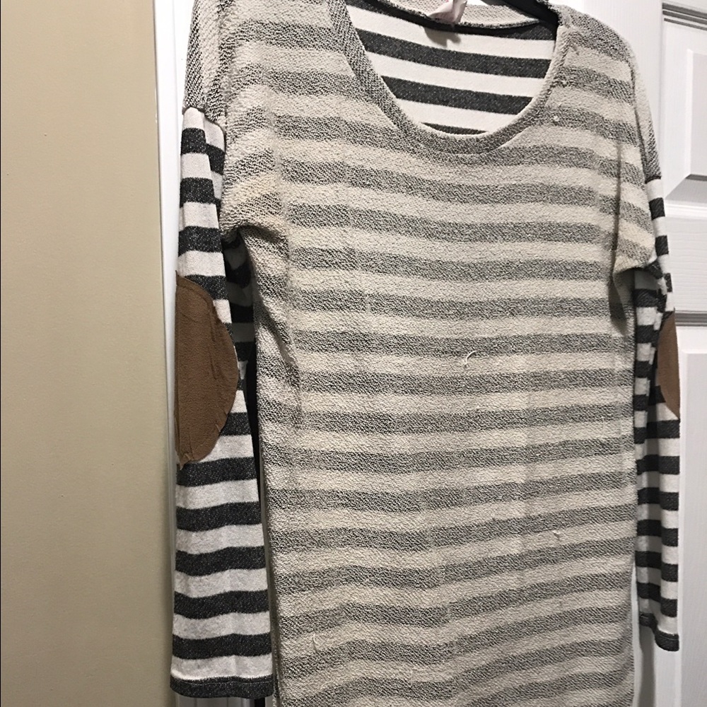 Sweater dress/tunic could be worn with leggings