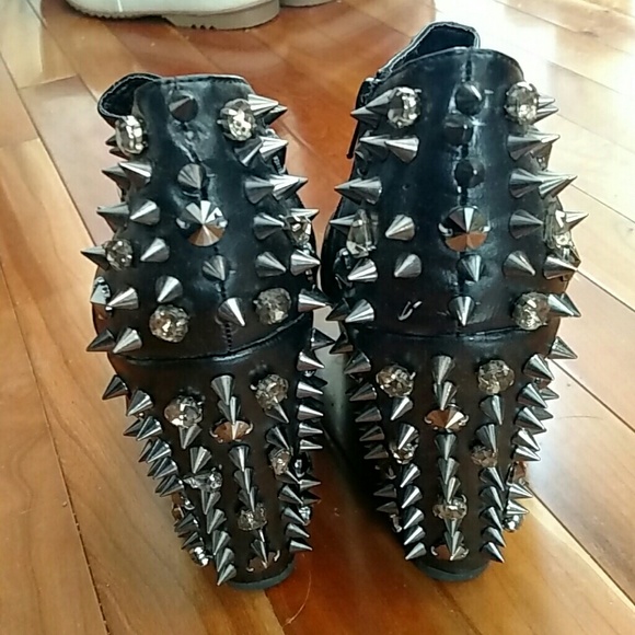 Shoes - Picture 3 of 3