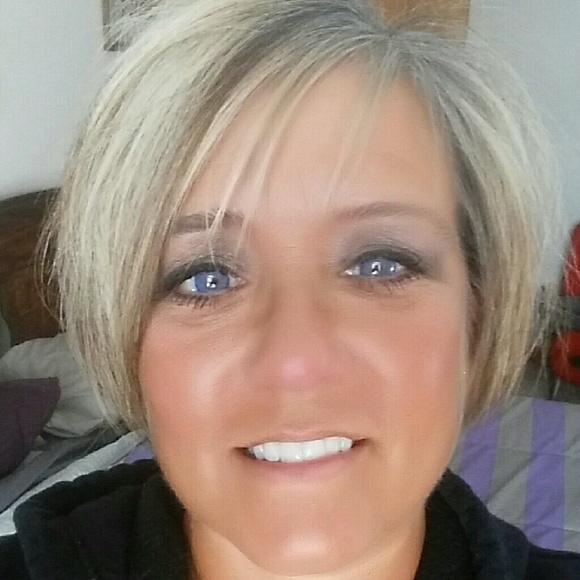 Meet your Posher, Connie - Picture 1 of 1