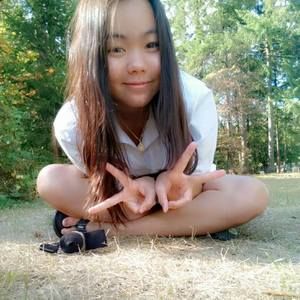 Meet your Posher, Thitika