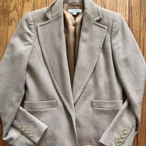Fully lined tweed blazer