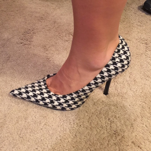 Guess Heel