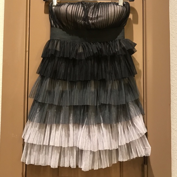 Strapless ruffled minidress - Picture 3 of 3
