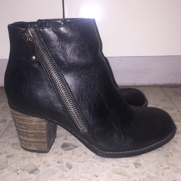 Diba black booties