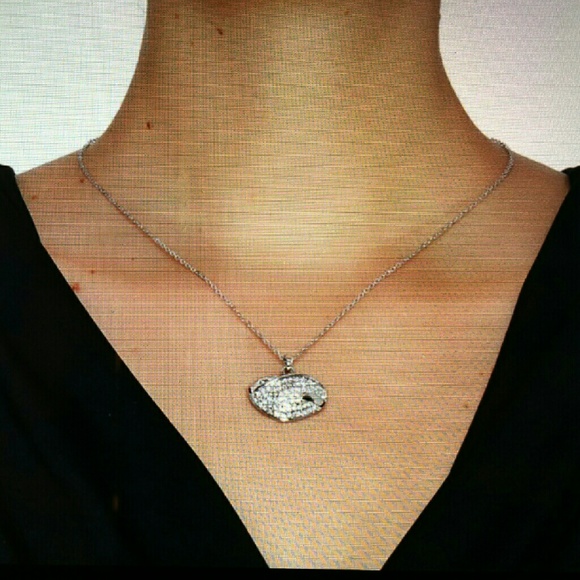 18 KT White Gold & Swarovski Crystals Necklace