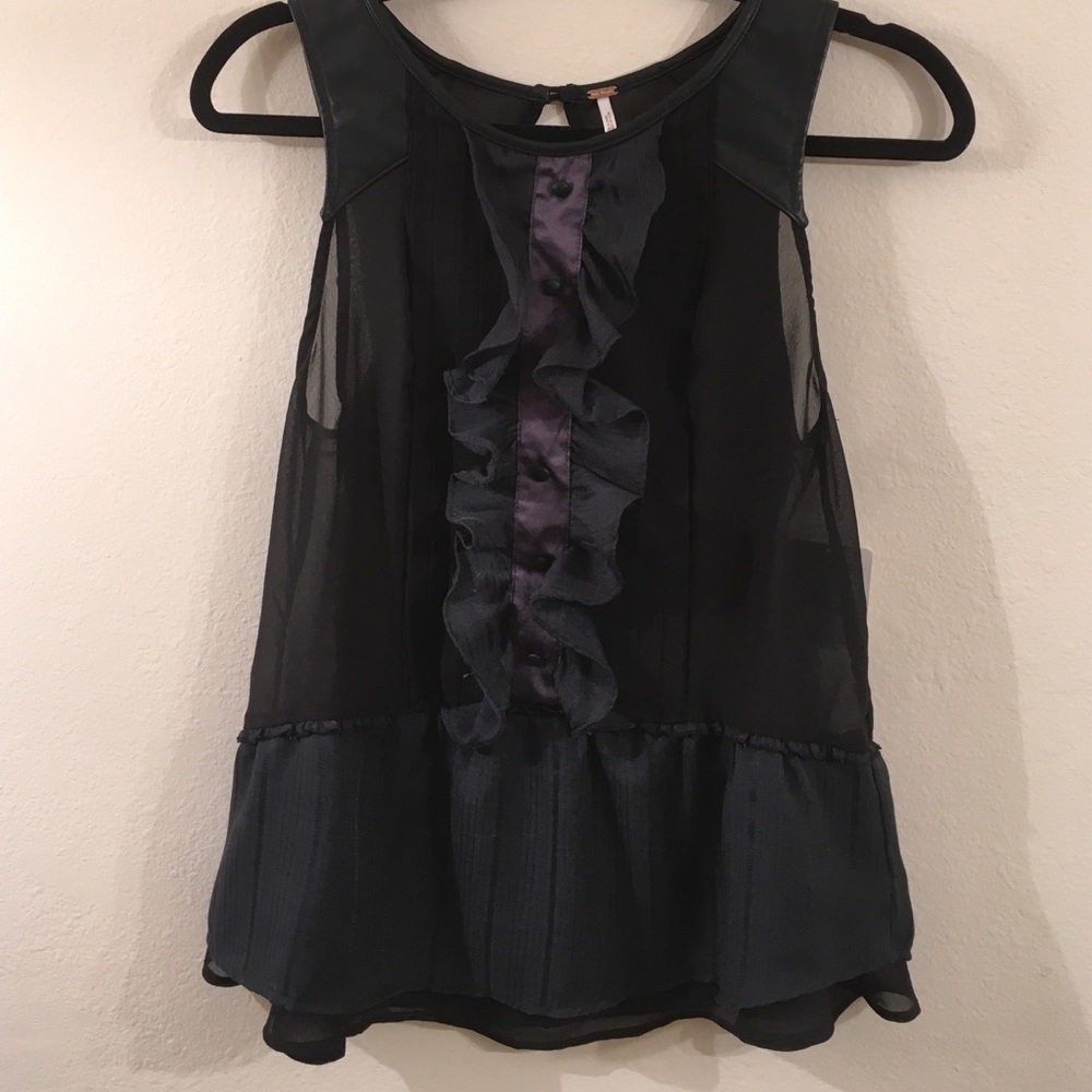 Black sleeveless top NWT