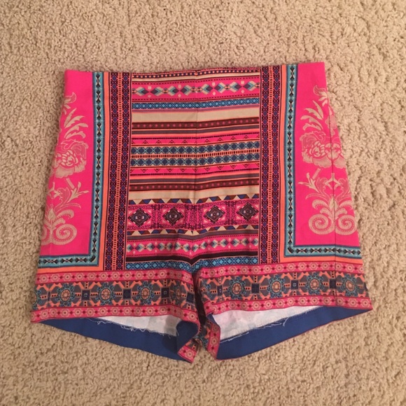 Aztec patterned high waisted shorts - Picture 1 of 2