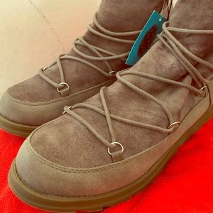 Winter boots