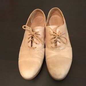 SALE!!! Born sneakers