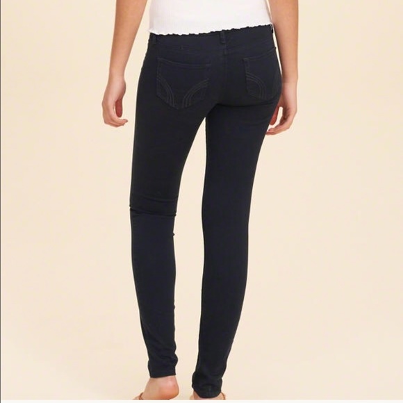 Hollister navy blue skinny jeans!