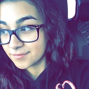 Meet your Posher, Dalila