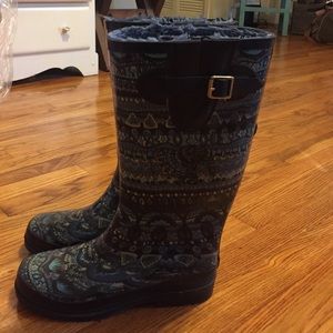 Fur lined rain boots