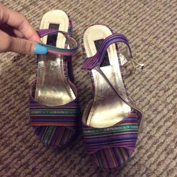 CLOG HEELS