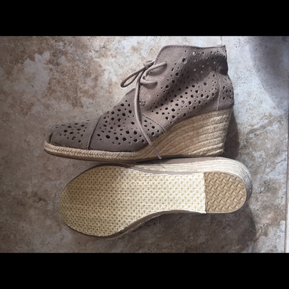 New Tan TOMS Wedges