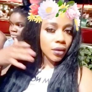 Meet your Posher, Angeline