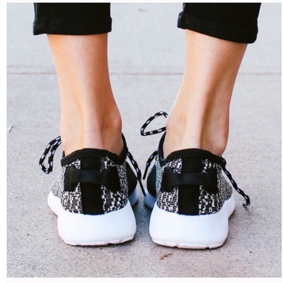 ❗️CLEARANCE❗️Black White Sneakers SZ 5.5-10 - Picture 2 of 2