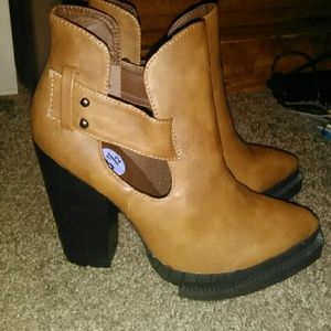 Chunkie heel Boots ??