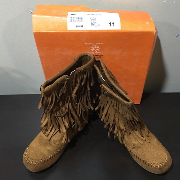 Girls brown fringe boot