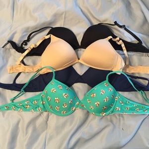 Lot of 4 Maidenform 36A soft bras.