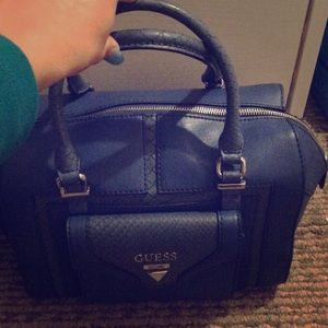 GUESS PURSE