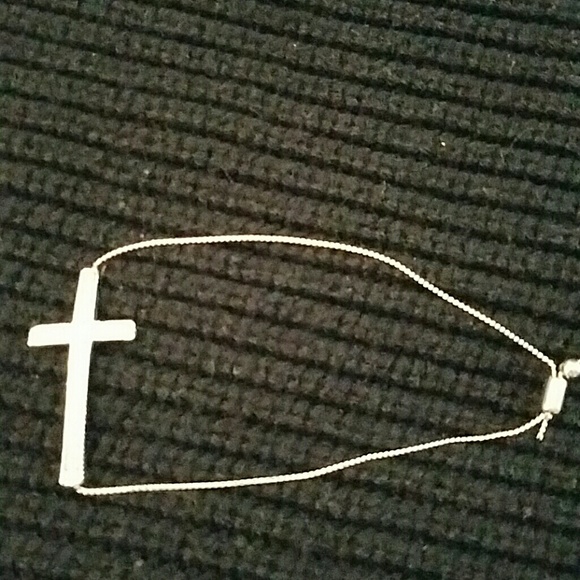 Cross Rhinstone Bracelet - Picture 3 of 3