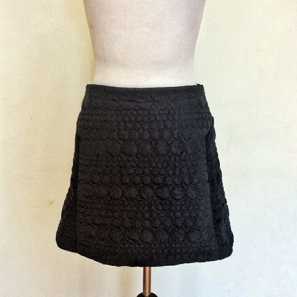 Cute TopShop quilted black mini skirt! Size 6