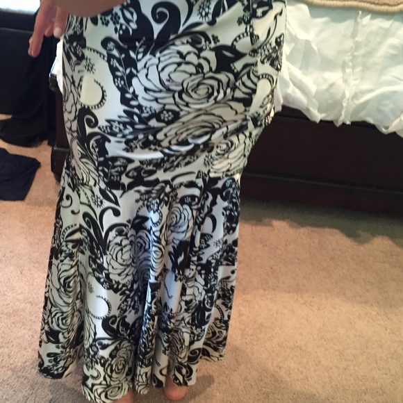 Dress - Picture 3 of 3